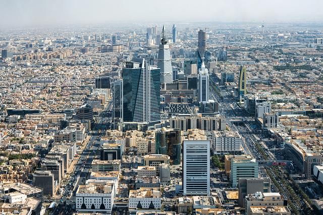 美媒:沙特借款120亿美元，新兴市场发债创历史新高。