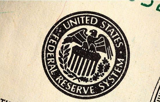 又一美国经济数据大幅反弹美元指数创两周新高，伦敦金在等待美联储的信号。